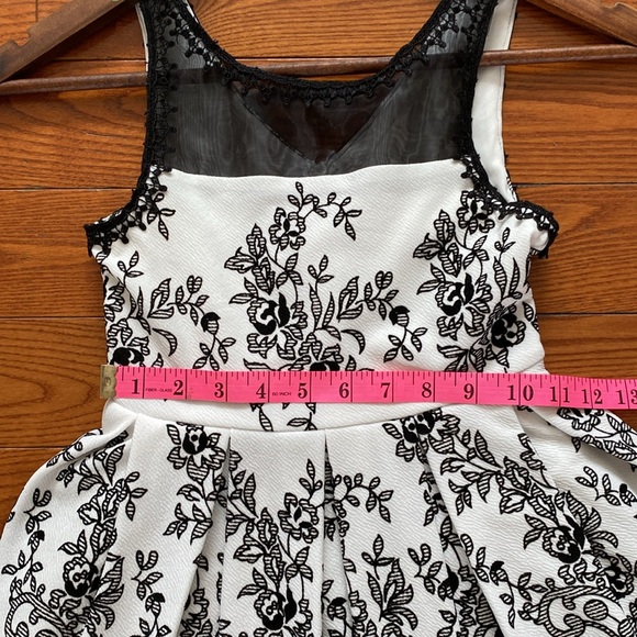 Iris & Ivy size 7 girls black and white formal dress. - Picture 10 of 15